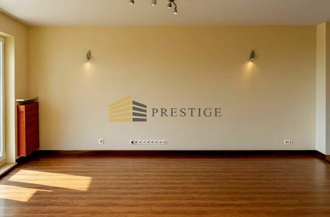 ** Apartament w budynku z basenem i fitness**