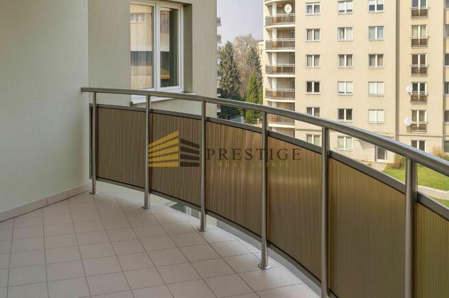 ** Apartament w budynku z basenem i fitness**