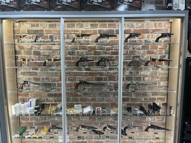 Rewolwer czarnoprochowy Remington 1858 5,5 RGASH44