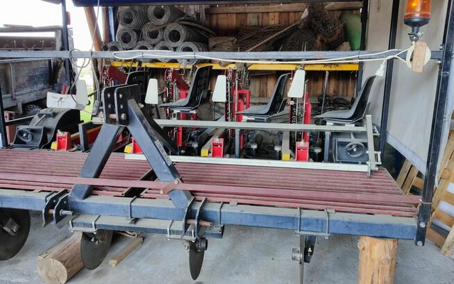 Sadzarka S243 szkółkarska 4-rzędowa półautomatyczna SOLAN -