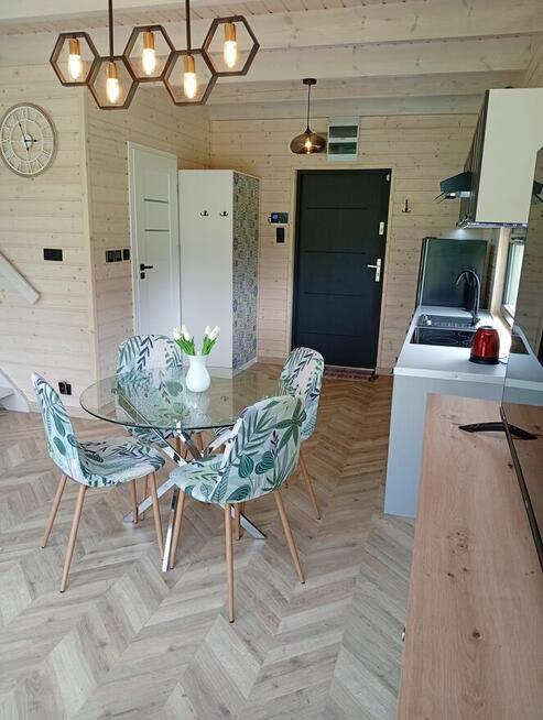 Dom nad jeziorem z linią brzegową prywatny pomost plaża 10a