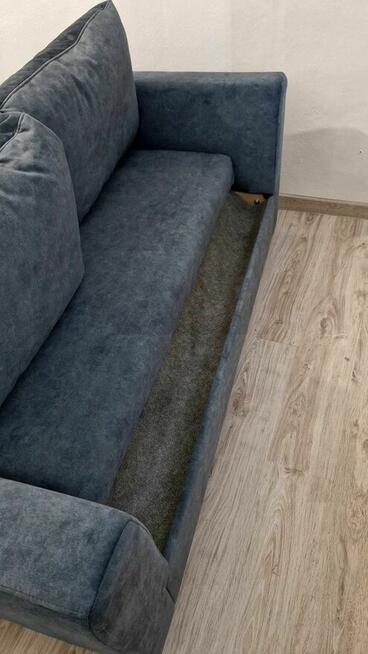 Sofa trzyosobowa rozkładana welurowa niebieska