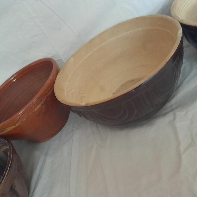 Naczynia z kamionki formy do pieczenia babek.