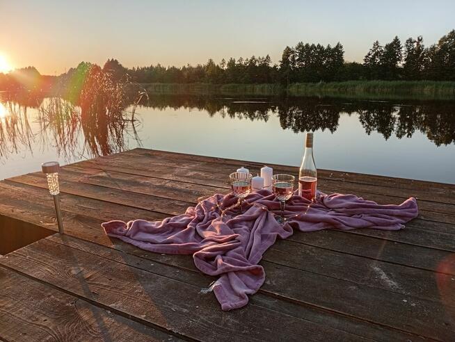 Dom nad jeziorem z linią brzegową prywatny pomost plaża 10a