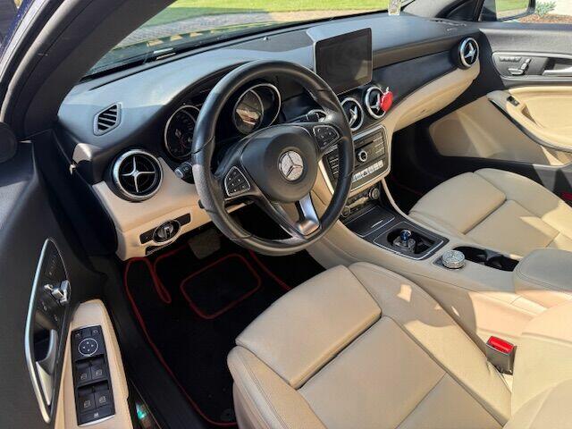 Mercedes CLA 250 at IAA benzyna 2.0