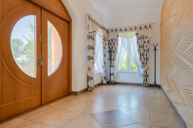 ✅Sprawdź >>> Budynek usługowy Złota Róża✅