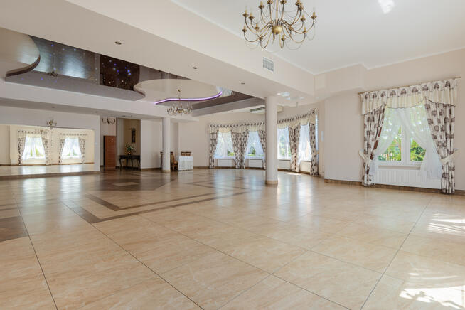 ✅Sprawdź >>> Budynek usługowy Złota Róża✅