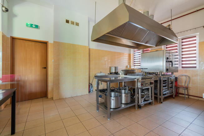 ✅Sprawdź >>> Budynek usługowy Złota Róża✅