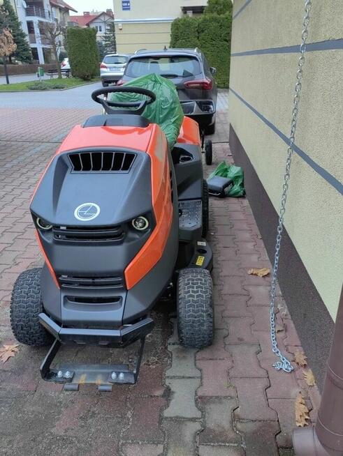 Koszenie, podkaszanie Trawników