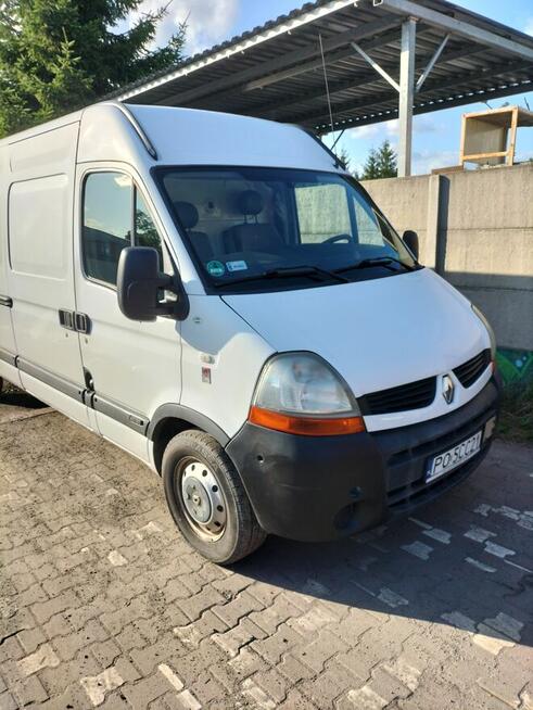Oferuje usługi transportowe