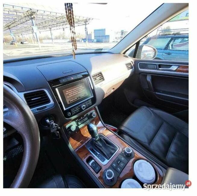 Sprzedaż samochodu osobowego Volkswagen Touareg