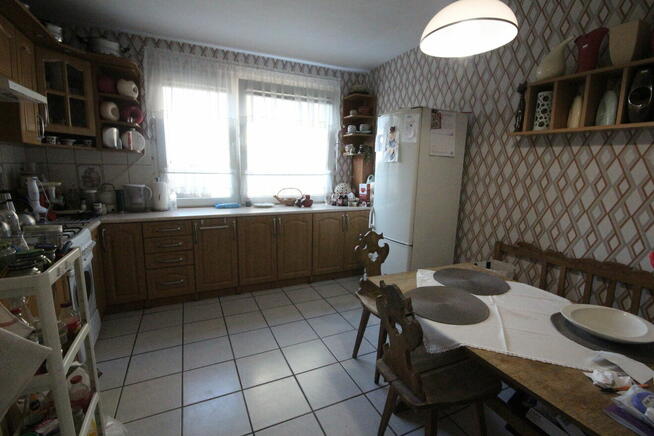 4pok 83met okolice Zemskiej BALKON/PIWNICA/PARKING (Wrocław)