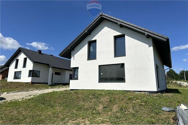 Nowoczesny przestronny dom w świetnej lokalizacji