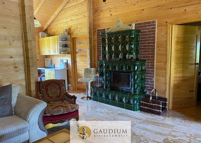 Dom nad jeziorem z dużą działką