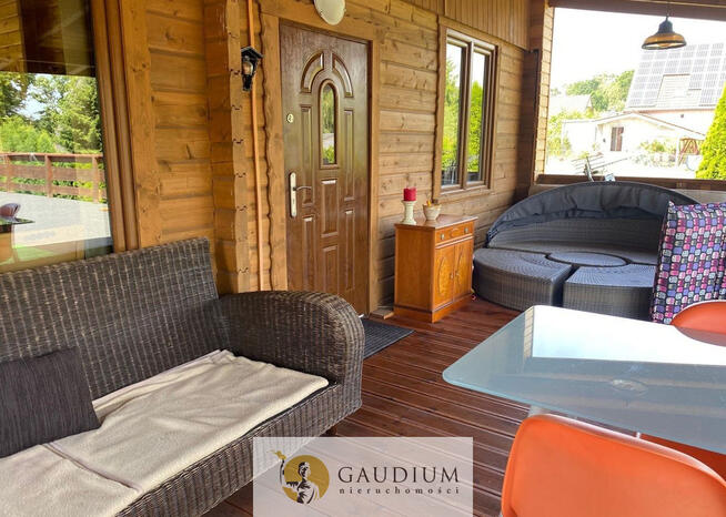 Dom nad jeziorem z dużą działką