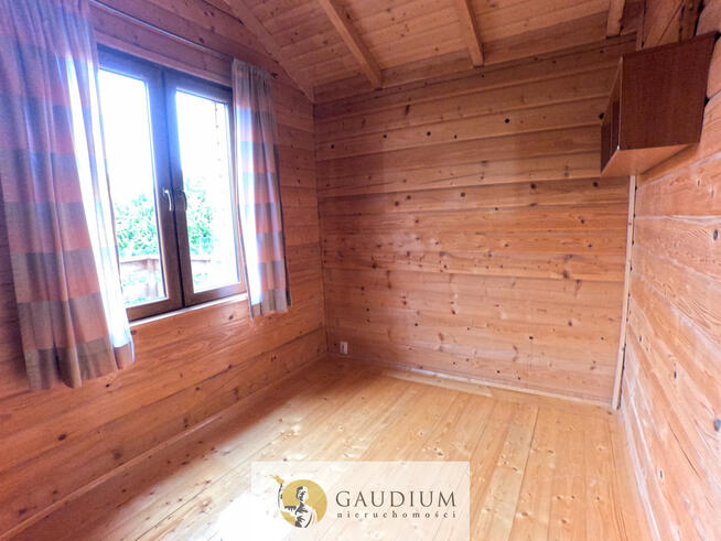 Dom nad jeziorem z dużą działką