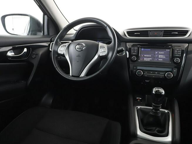 Nissan Qashqai navi klima auto panorama kamera i czujniki parkowania grzane fotele