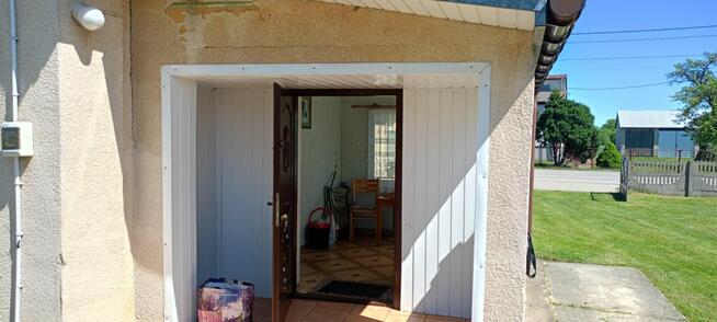 Działka z domem i budynkami gospodarczymi