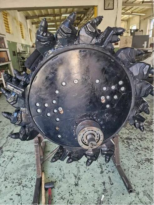 Nowy czop w rotorze, krzywizna, pęknięty kosiarka bijakowa,