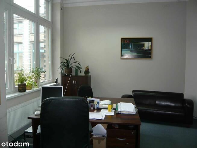 Stare Miasto, lokal biurowo-usługowy o pow. 150 m2