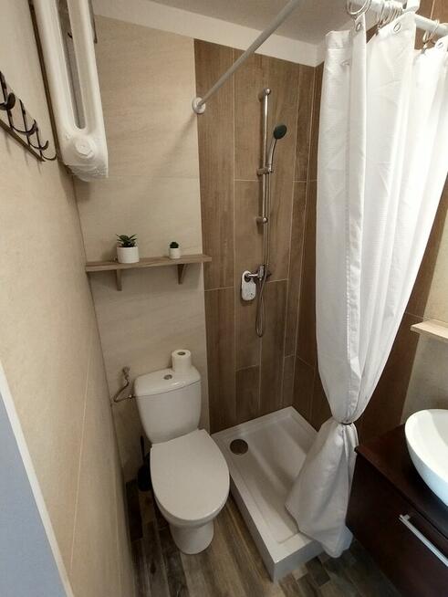 Przytulny pokój dla osoby pracującej.