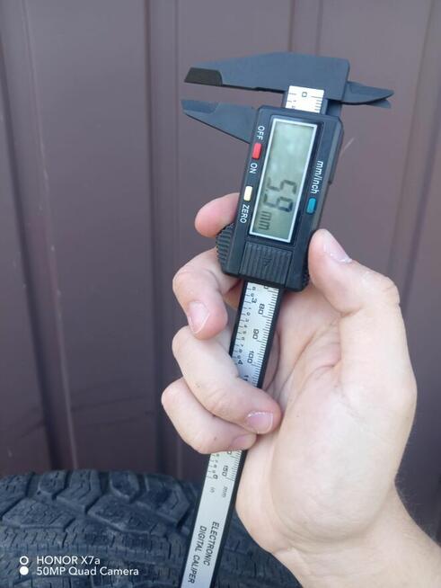 Opony zimowe Uniroyal 215/65R16 Dot.2017r