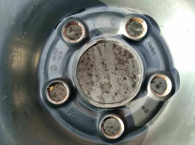 Felgi stalowe VW 4szt R16 5x100 Bora Rapid Octavia Golf Fabi