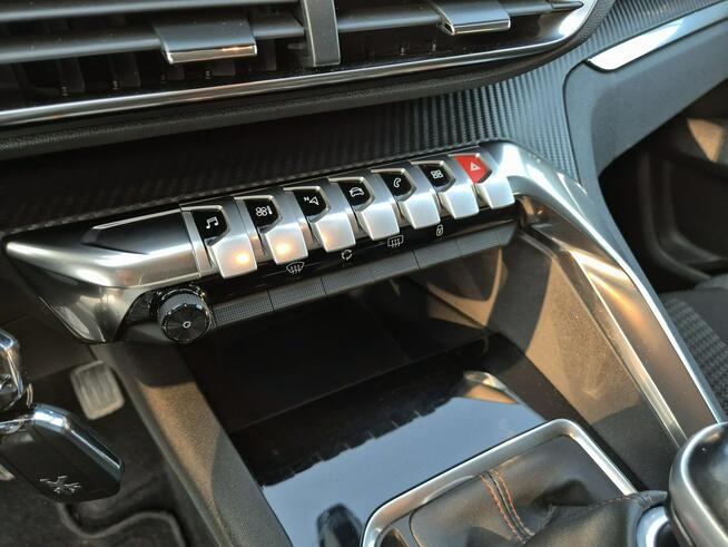 Peugeot 3008 1.2 benzyna Allure 130KM virtual NAVI led PDC kamera 2020