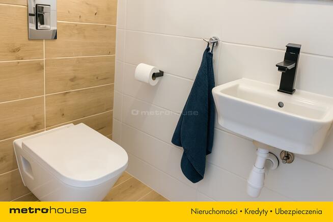 Przepiękny segment z ogródkiem i 2 msc. parking.