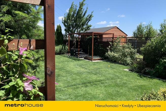 Przepiękny segment z ogródkiem i 2 msc. parking.