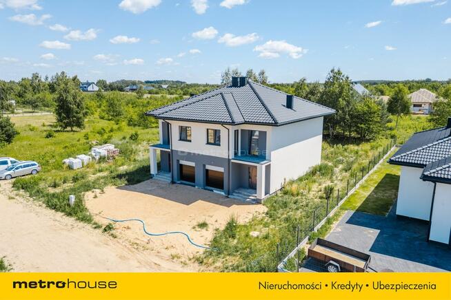 Nowoczesny dom bliźniak w Dosinie