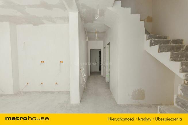 Nowoczesny dom bliźniak w Dosinie