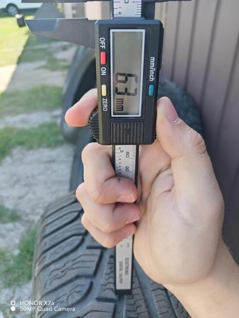 Opony zimowe Uniroyal 215/65R16 Dot.2017r