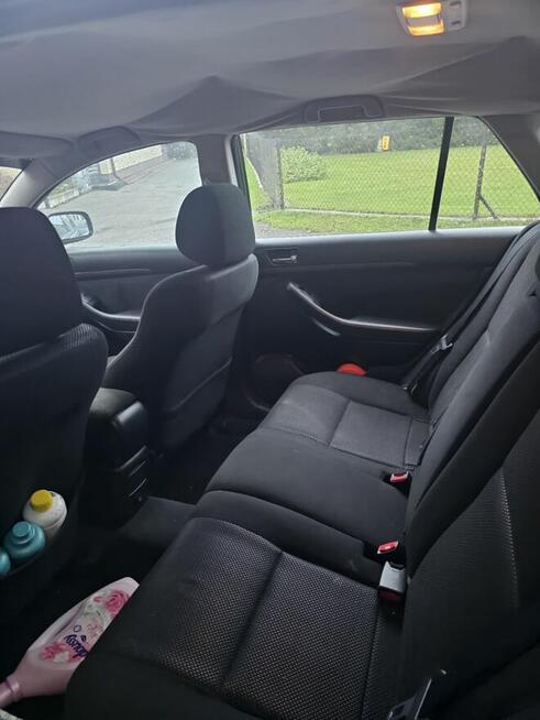 Sprzedam toyota avensis stan bardzo dobry jak na swoje lata