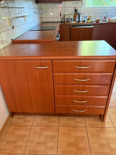 Meble kuchenne pojedyncze szafki lub całość