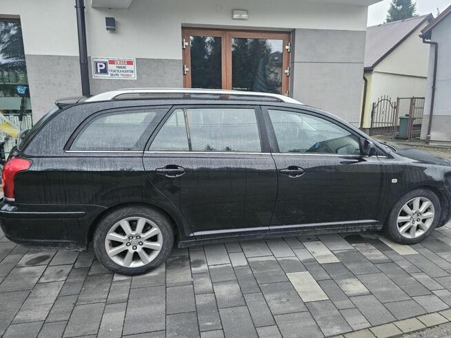 Sprzedam toyota avensis stan bardzo dobry jak na swoje lata