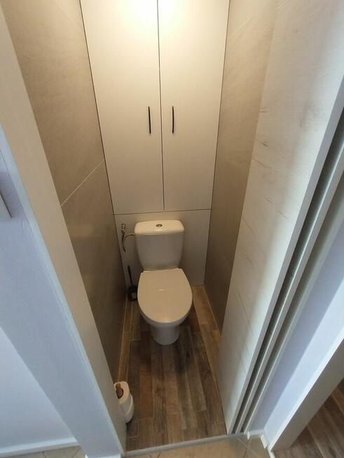 Przytulny pokój dla osoby pracującej.