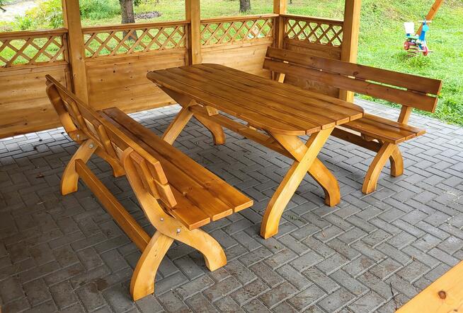 Ławki i stolik — komplet mebli ogrodowych drewnianych. Od pr