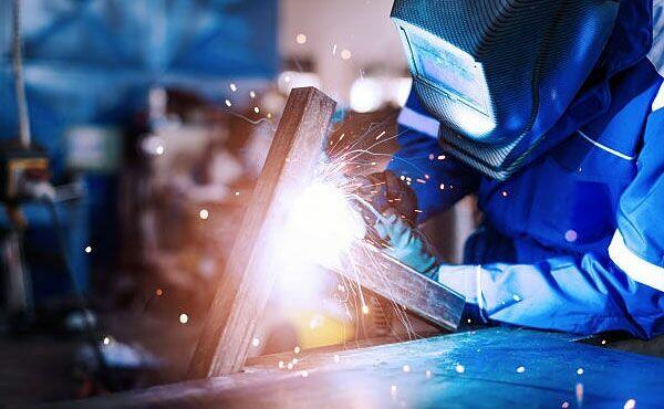 PRACA NA TERENIE NIEMIEC Z DARMOWĄ KWATERĄ