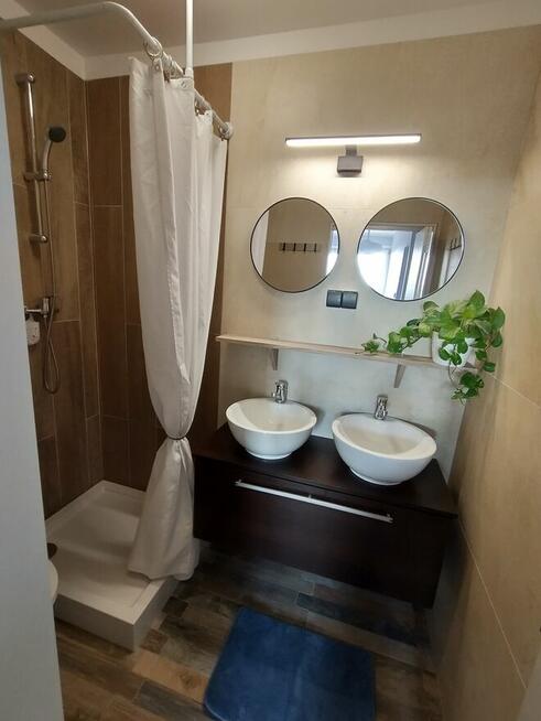 Przytulny pokój dla osoby pracującej.