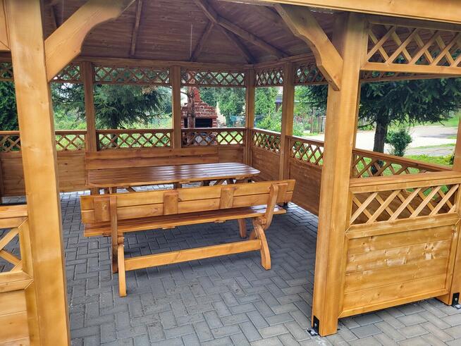 Ławki i stolik — komplet mebli ogrodowych drewnianych. Od pr