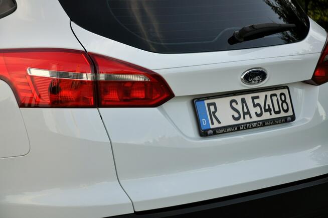Ford Focus 1.5TDCi(120KM)*Lift*Duża Navi*Klimatronik*Automat*Welur*Reling*Alu16"