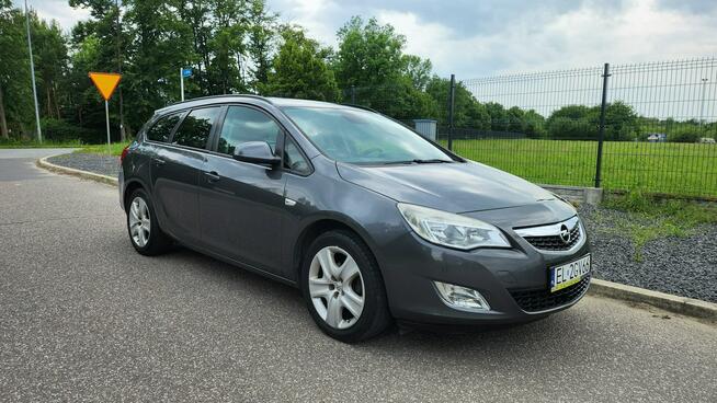Opel Astra J 2011r 1.4 turbo 140KM LPG Klima Hak Kombi Grzane Fotele Czujniki