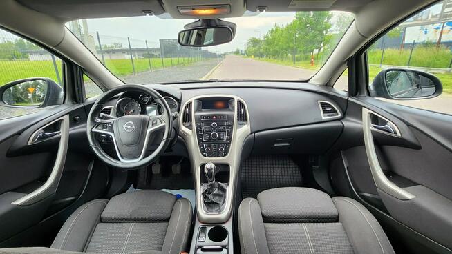 Opel Astra J 2011r 1.4 turbo 140KM LPG Klima Hak Kombi Grzane Fotele Czujniki