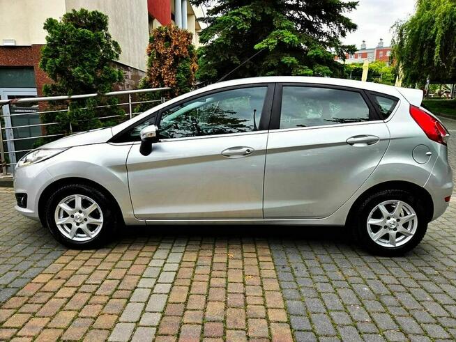 Ford Fiesta LED Navi Alufelga Halogeny Parktronik z Niemiec!!!