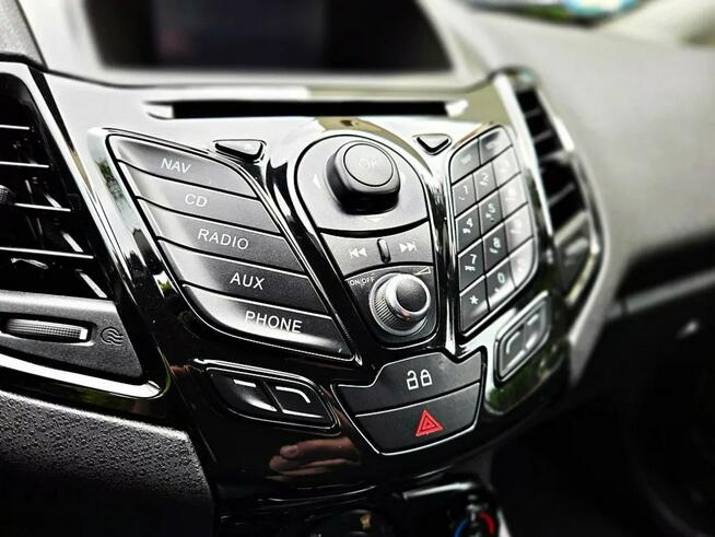 Ford Fiesta LED Navi Alufelga Halogeny Parktronik z Niemiec!!!