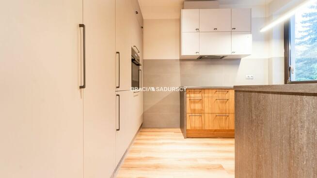 Dom Kraków Wola Justowska, Wola Justowska, Poręba