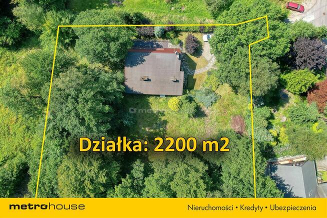 Dom w cichym miejscu pod lasem