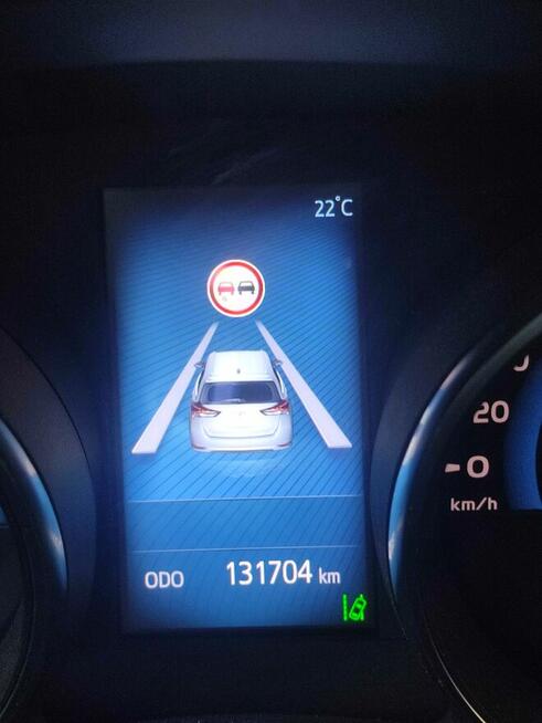 Toyota Auris Hybrid kombi.