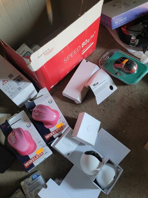 Syndyk sprzeda laptopa HP Model 15s-eq2008nw wraz z akcesori